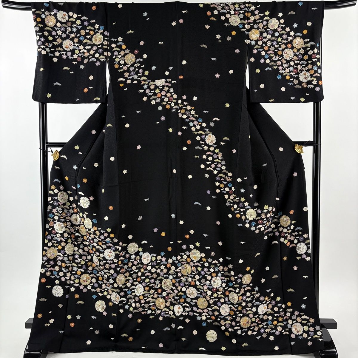 訪問着 身丈172 cm 裄丈69 L 袷 雪輪 松竹梅 金糸 金彩 黒 正絹