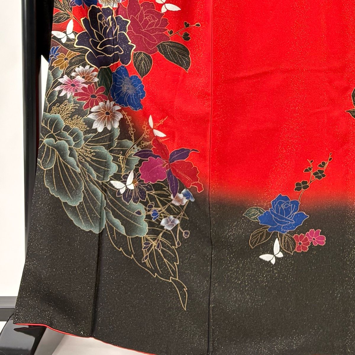 振袖 身丈166.5 cm 裄丈68.5 L 袷 薔薇 草花 金通し 金銀彩 赤 正絹