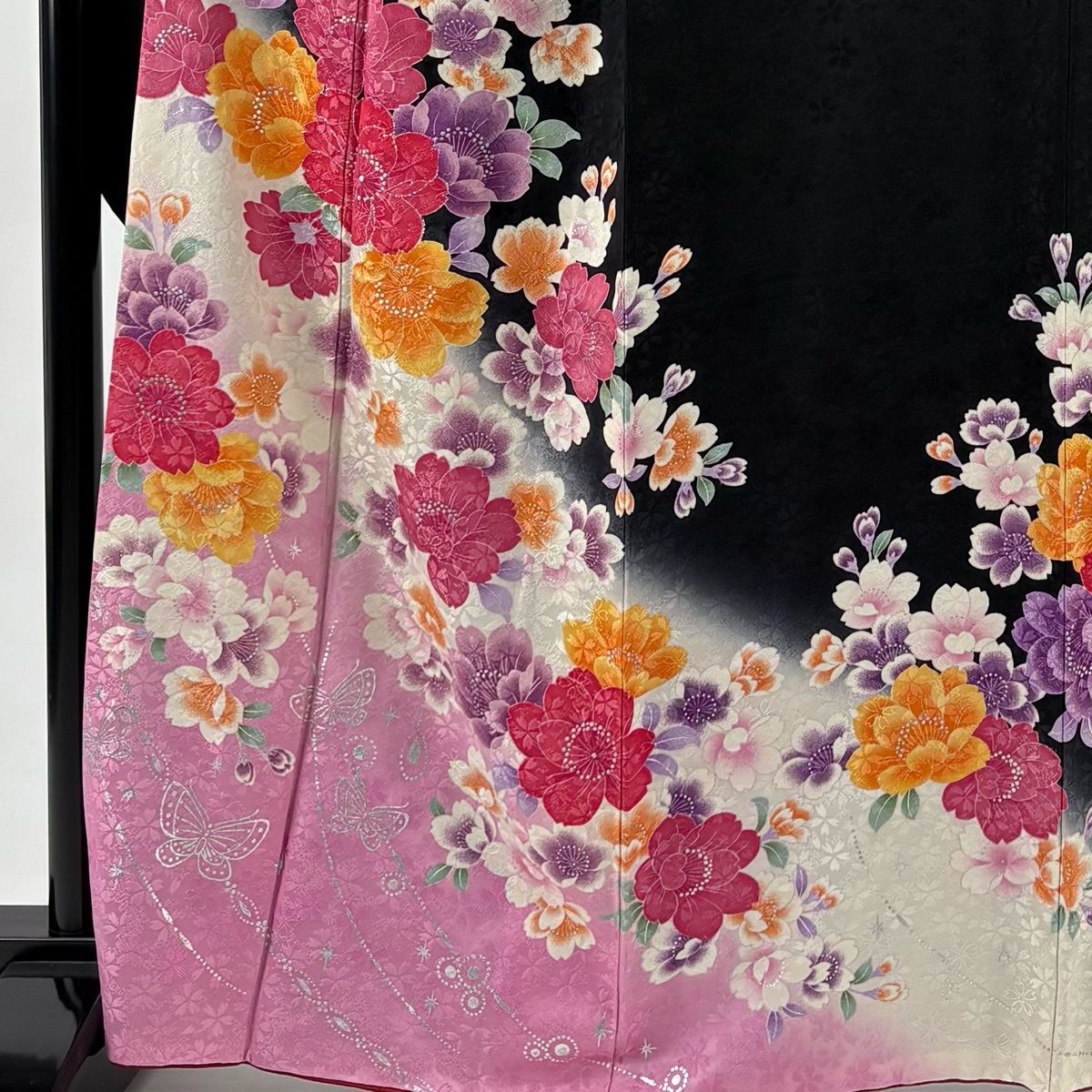 振袖 身丈166 cm 裄丈67.5 L 袷 桜 蝶 銀彩 箔 黒 正絹