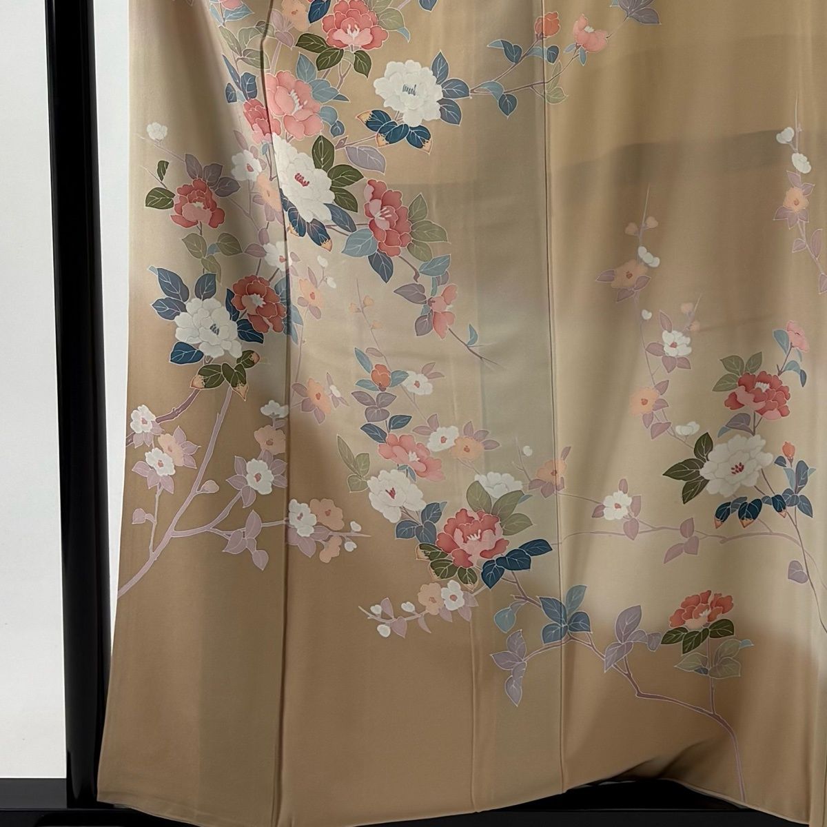 訪問着 身丈158.5 cm 裄丈66 M 袷 落款 枝花 ぼかし 薄茶色 正絹