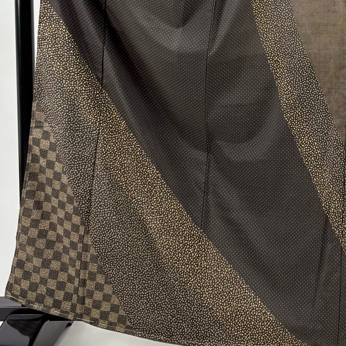 訪問着 身丈166 cm 裄丈66.5 M 袷 川村久太郎 紬地 落款 花びら ドット柄 刺繍 焦茶色 正絹