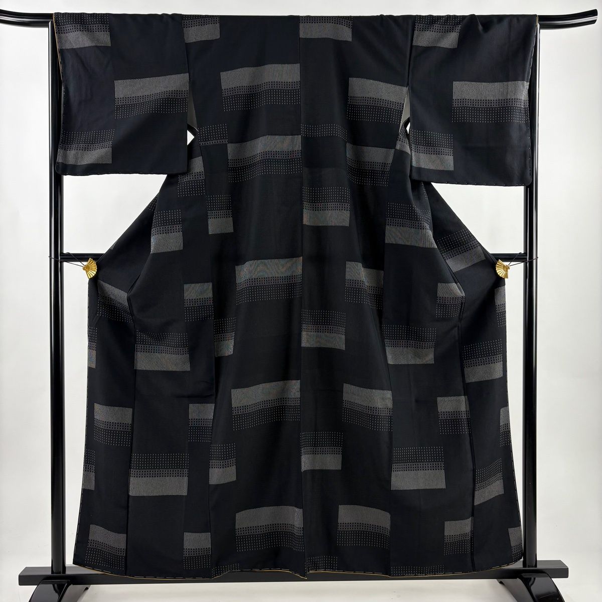 紬 身丈159.5 cm 裄丈66.5 M 袷 やまと 縦縞 幾何学模様 黒 正絹