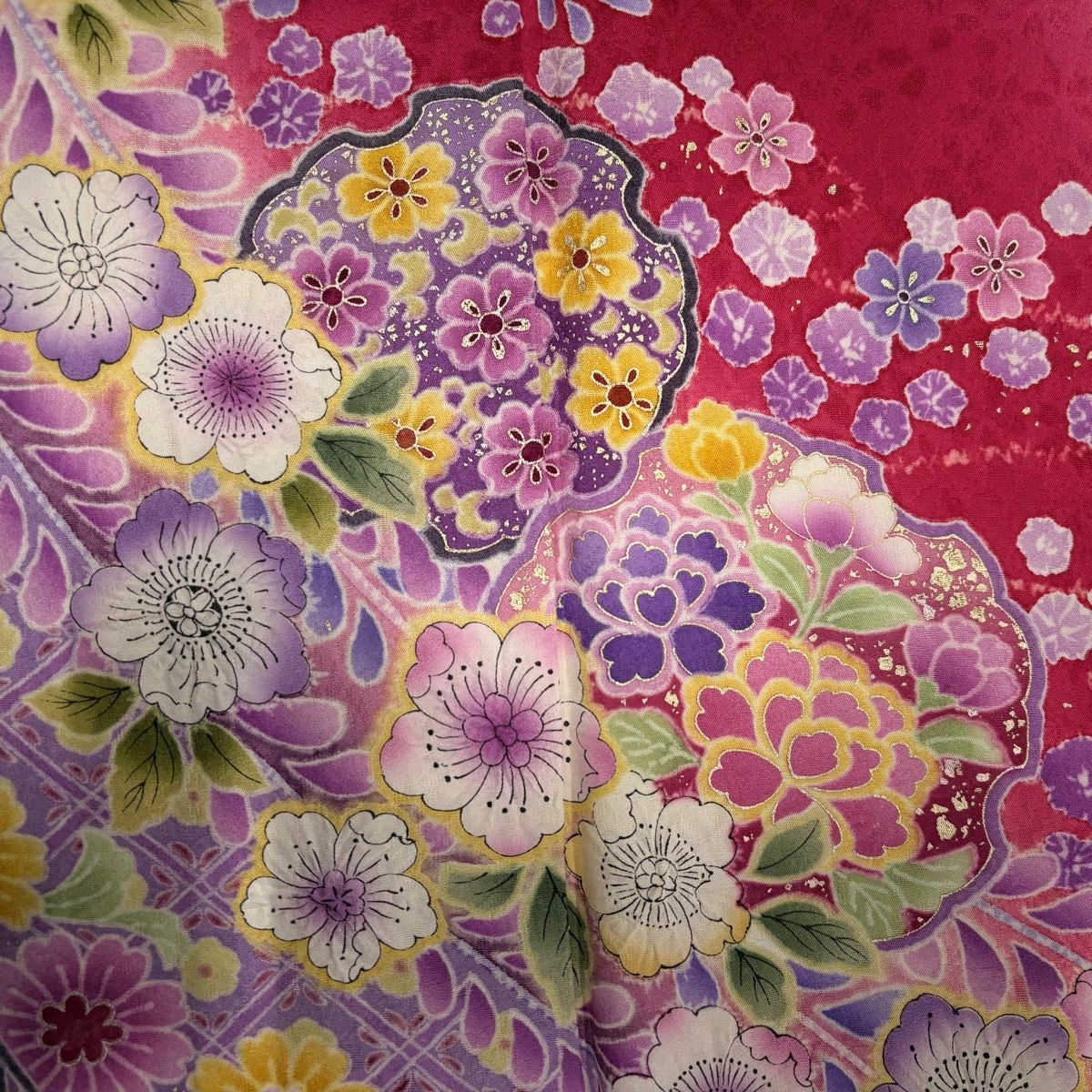 美品】 振袖 身丈171cm 裄丈68cm L 袷 雪輪 草花 金彩 染分け 濃ピンク