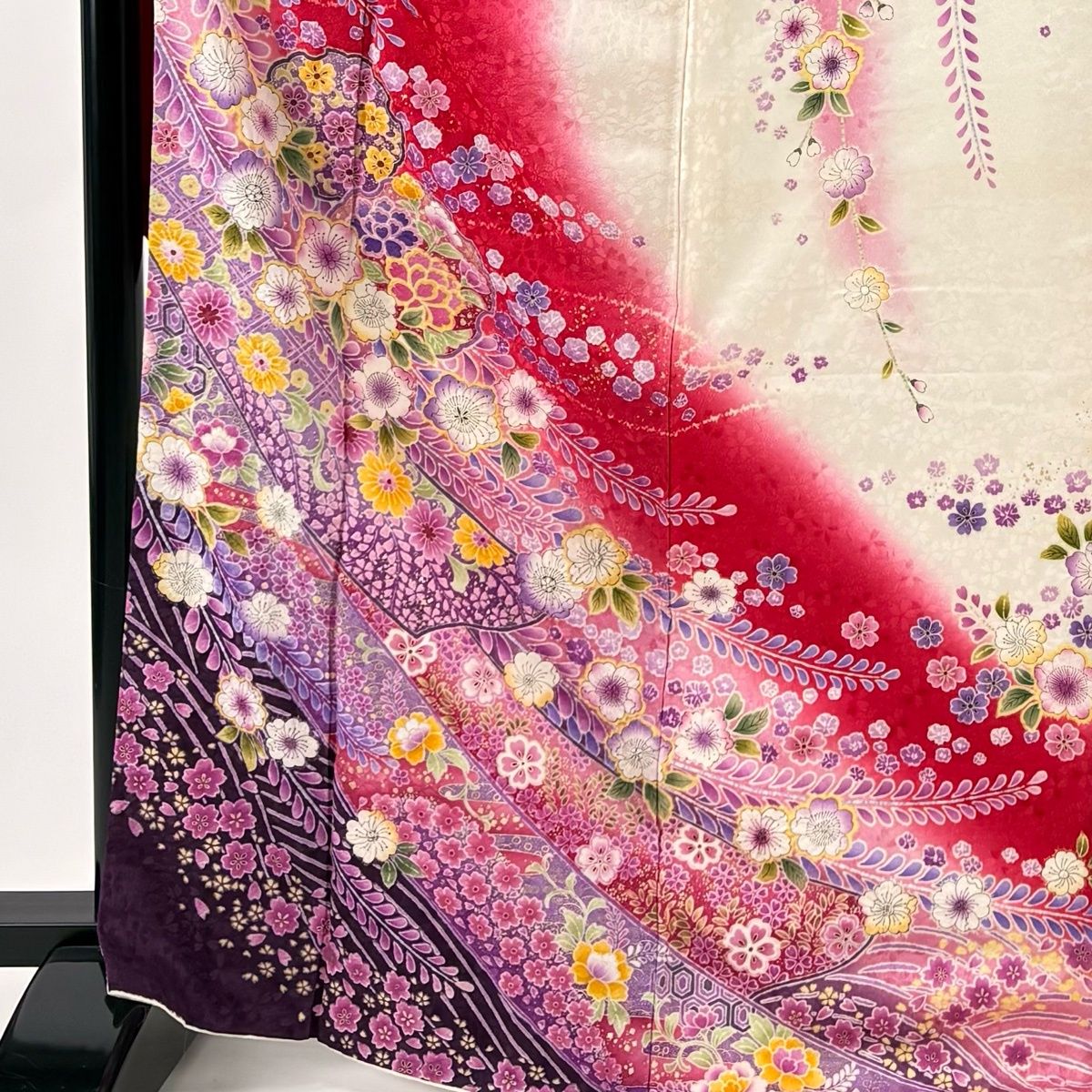 振袖 身丈171 cm 裄丈68 L 袷 雪輪 草花 金彩 染分け 濃ピンク 正絹