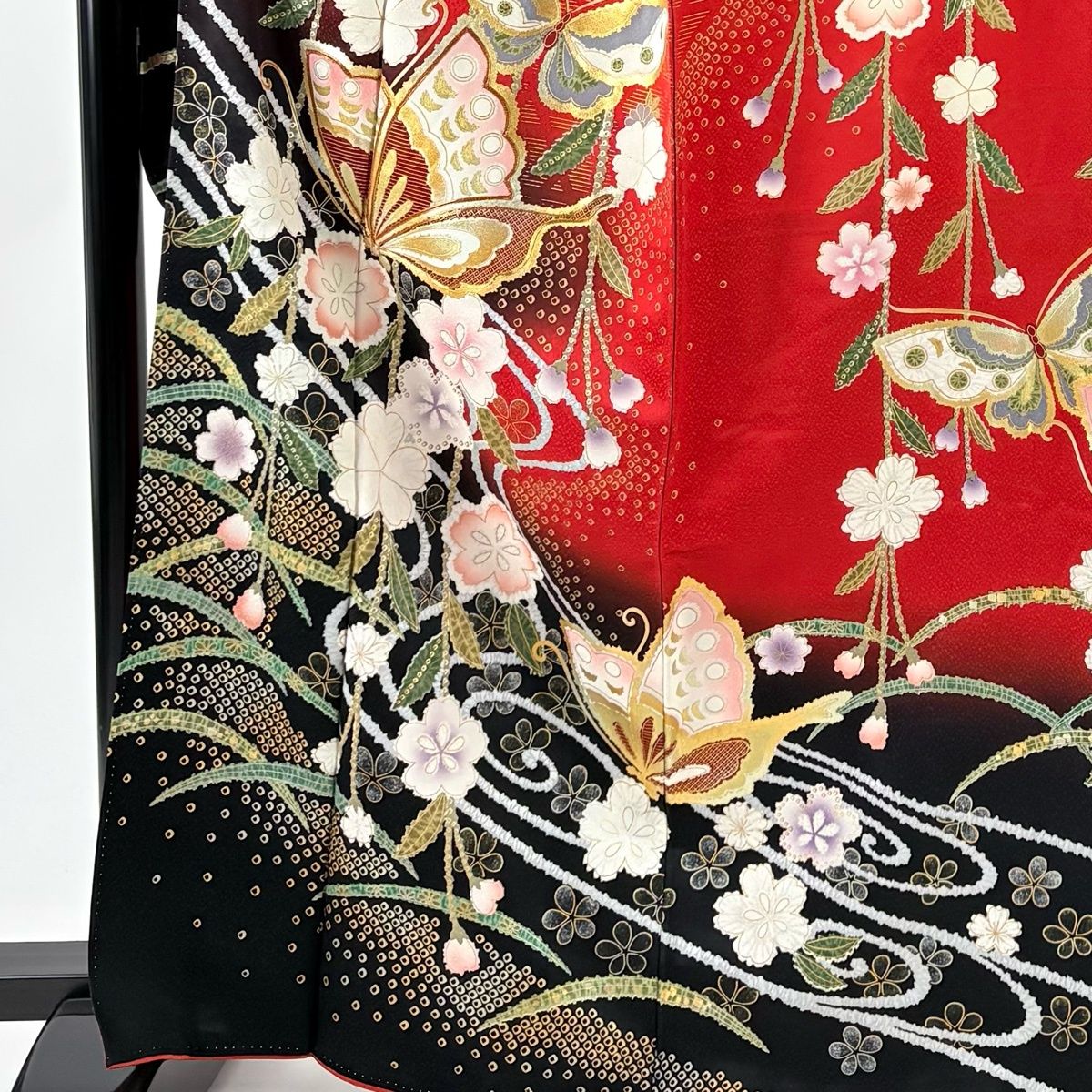 振袖 身丈165.5 cm 裄丈65.5 M 袷 蝶 草花 金糸 金銀彩 赤 正絹
