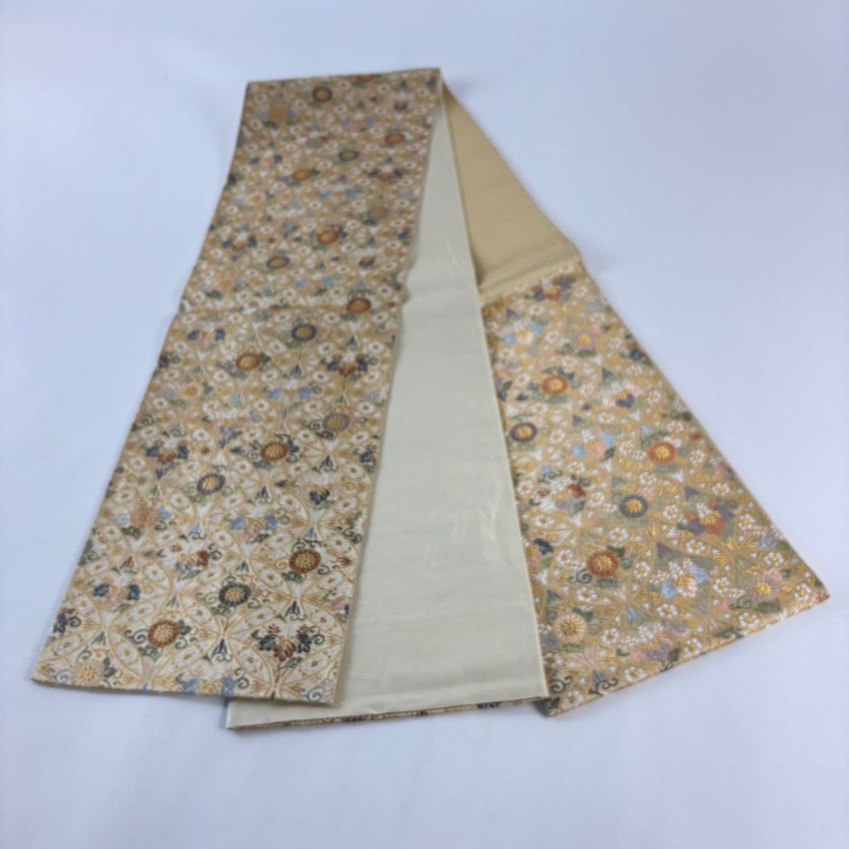 美品】 袋帯 秀品 花唐草 七宝 金糸 金色 六通 正絹 【中古】 - メルカリ