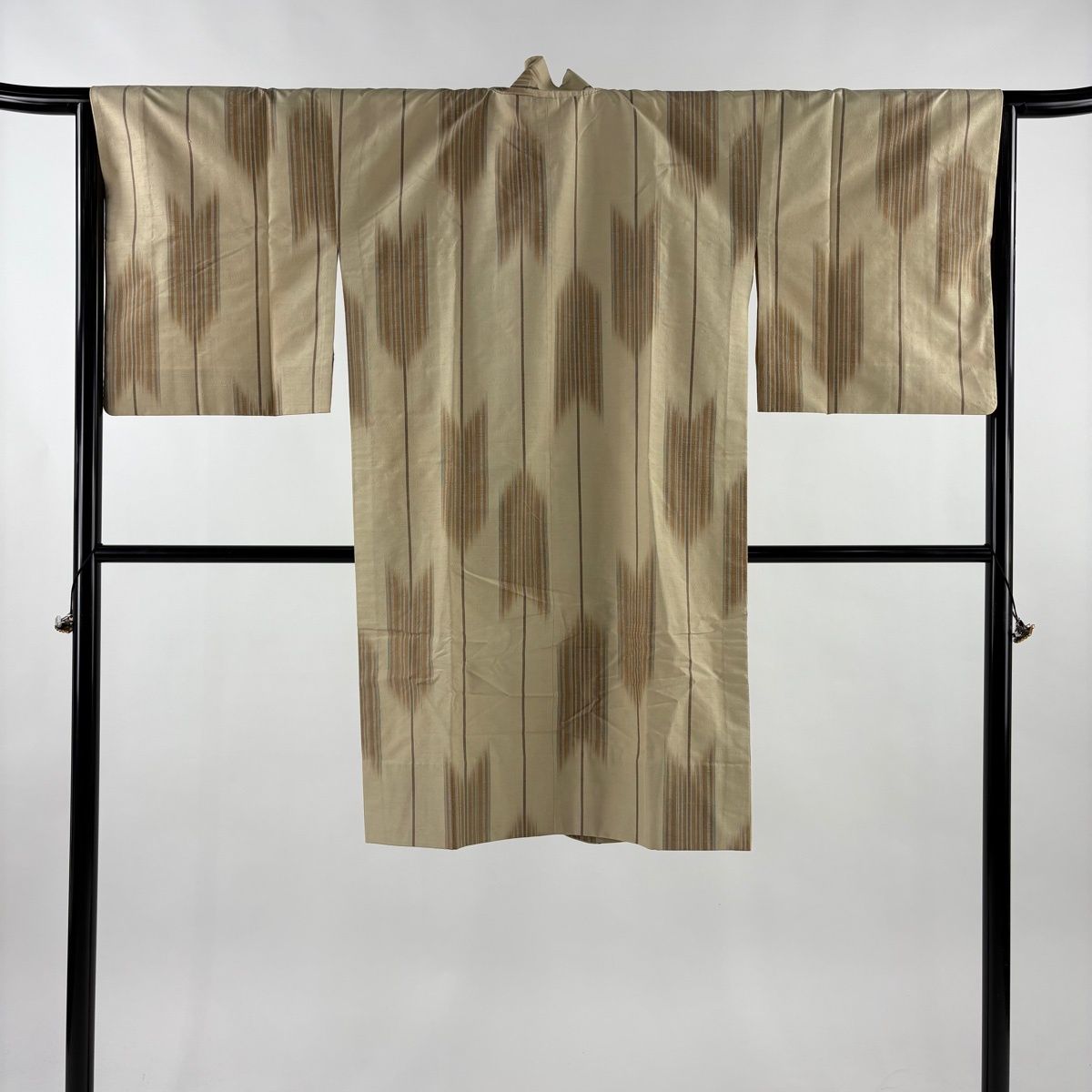 道行 身丈107 5 cm 裄丈65 M 和装コート へちま衿 矢絣 縦縞 ベージュ 正絹