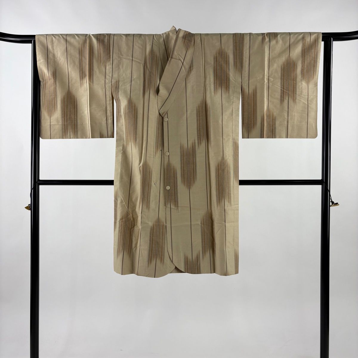 道行 身丈107.5 cm 裄丈65.5 M 和装コート へちま衿 矢絣 縦縞 ベージュ 正絹 羽織 着物 浴衣 レディース