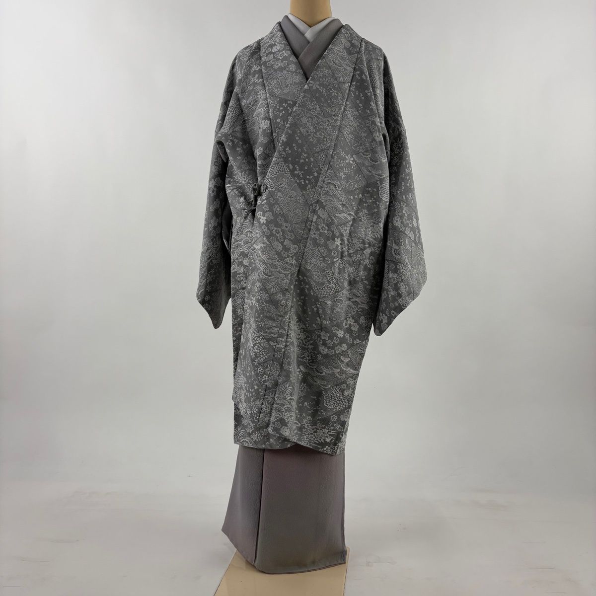道中着 身丈102.5 cm 裄丈69 L 和装コート 松竹梅 雲文 紋意匠 灰色 正絹