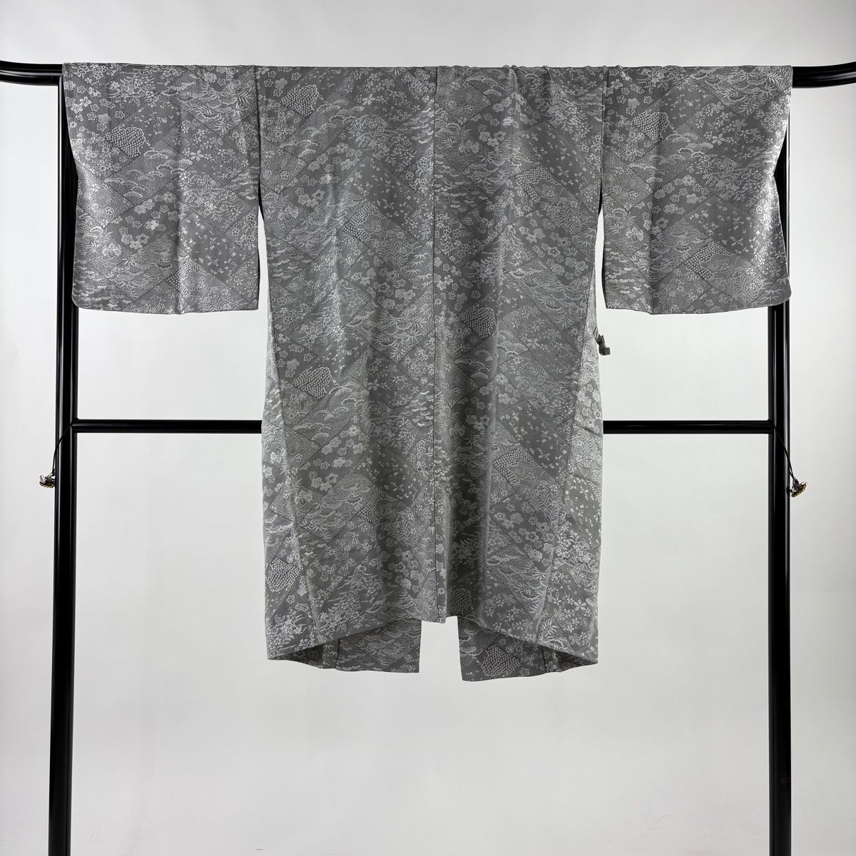 道中着 身丈102 5 cm 裄丈69 L 和装コート 松竹梅 雲文 紋意匠 灰色 正絹
