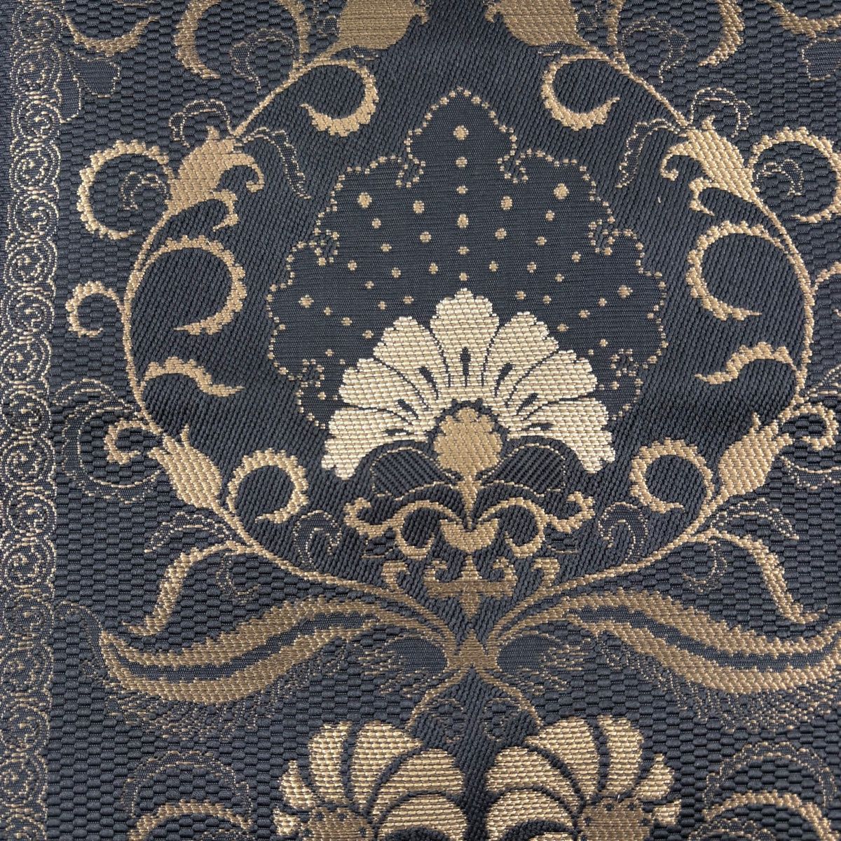 名古屋帯 秀品 八寸名古屋帯 松葉仕立て 花唐草 墨色 正絹