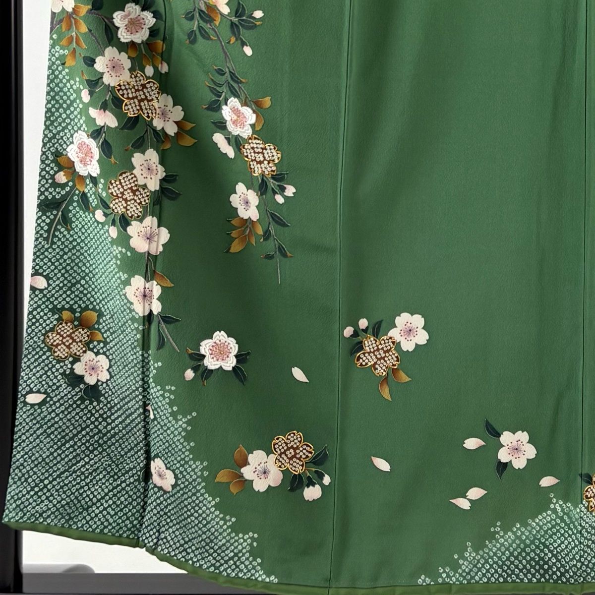 紬　付下げ　摺り疋田　草花 東レ シルック 長襦袢 東レシルック長襦袢 擦り疋田 飛び絞り 桜楓