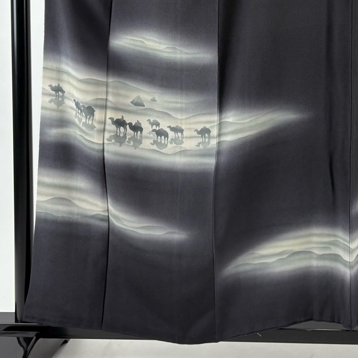 付下げ 身丈157 cm 裄丈64 M 袷 砂漠 ラクダ 金銀彩 縮緬 墨色 正絹