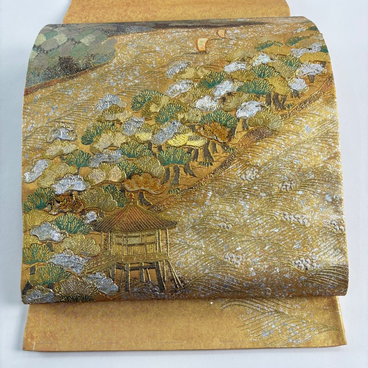 袋帯 名品 落款 建物 松 螺鈿 金銀彩 金色 お太鼓柄 正絹 【中古