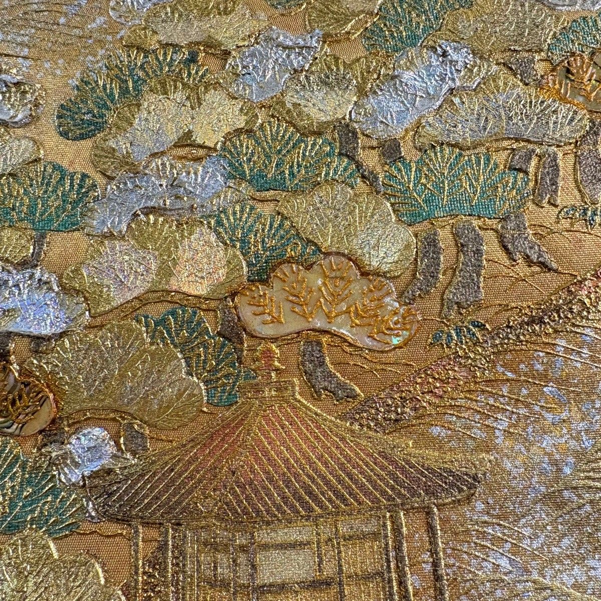 袋帯 名品 落款 建物 松 螺鈿 金銀彩 金色 お太鼓柄 正絹 【中古