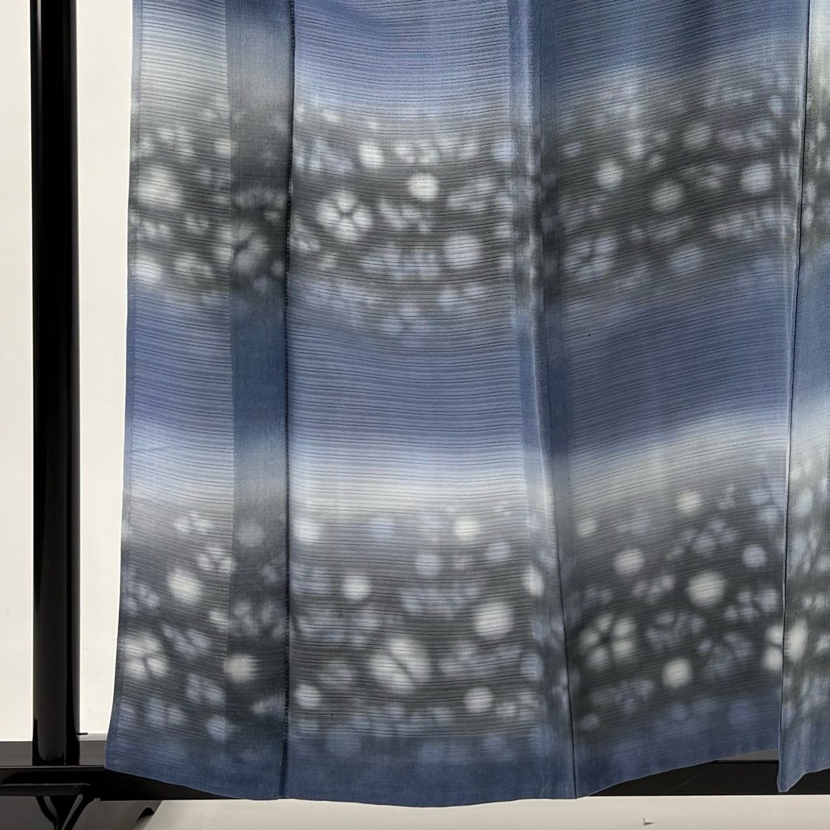 付下げ 身丈156 cm 裄丈66 M 単衣 紬地 草花 ぼかし 青灰色 正絹 秀品