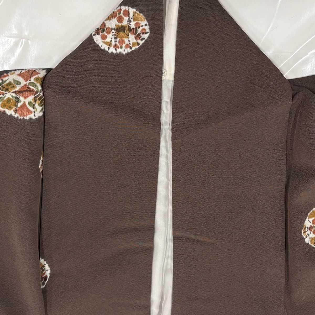 小紋 身丈162cm 裄丈68cm L 袷 幾何学 金彩 絞り 茶色 正絹 秀品
