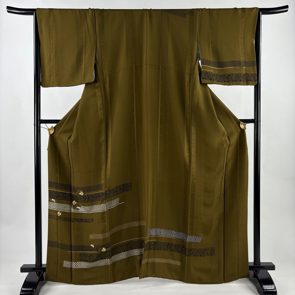 訪問着 身丈166 cm 裄丈66 5 M 袷 雪輪 草花 金銀糸 金銀彩 茶緑色 正絹 秀品