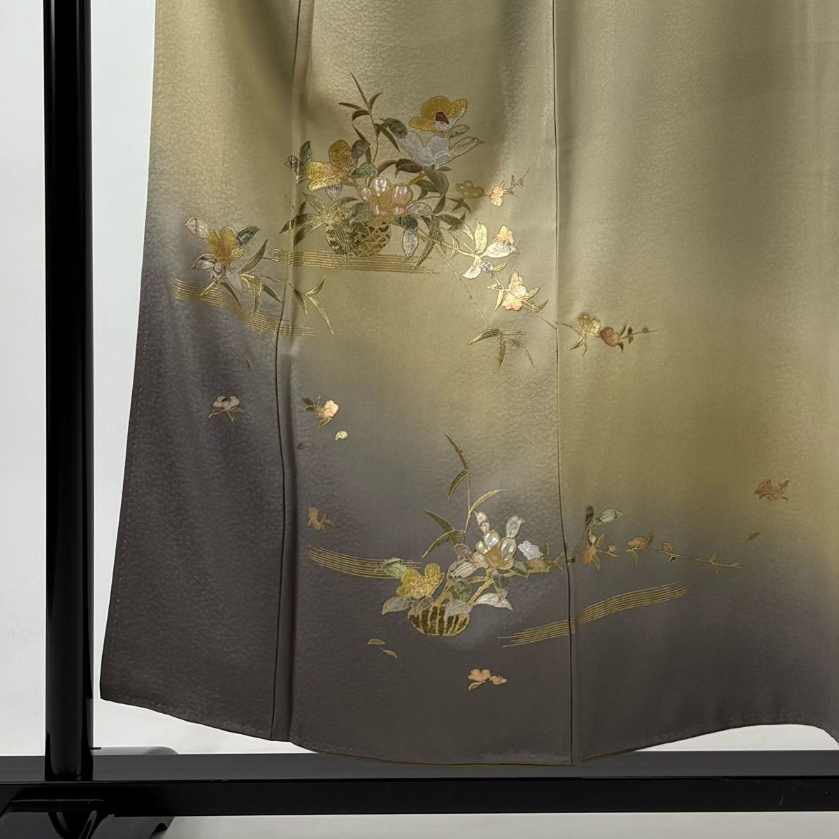 訪問着 身丈155 cm 裄丈67.5 L 袷 花籠 霞 螺鈿 金銀彩 薄緑 正絹 秀品