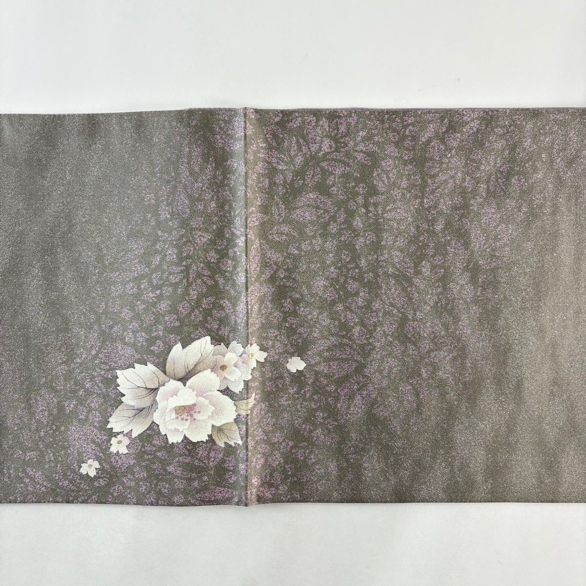 美品】 袋帯 秀品 落款 牡丹 草花 銀通し 金彩 灰紫 お太鼓柄 正絹