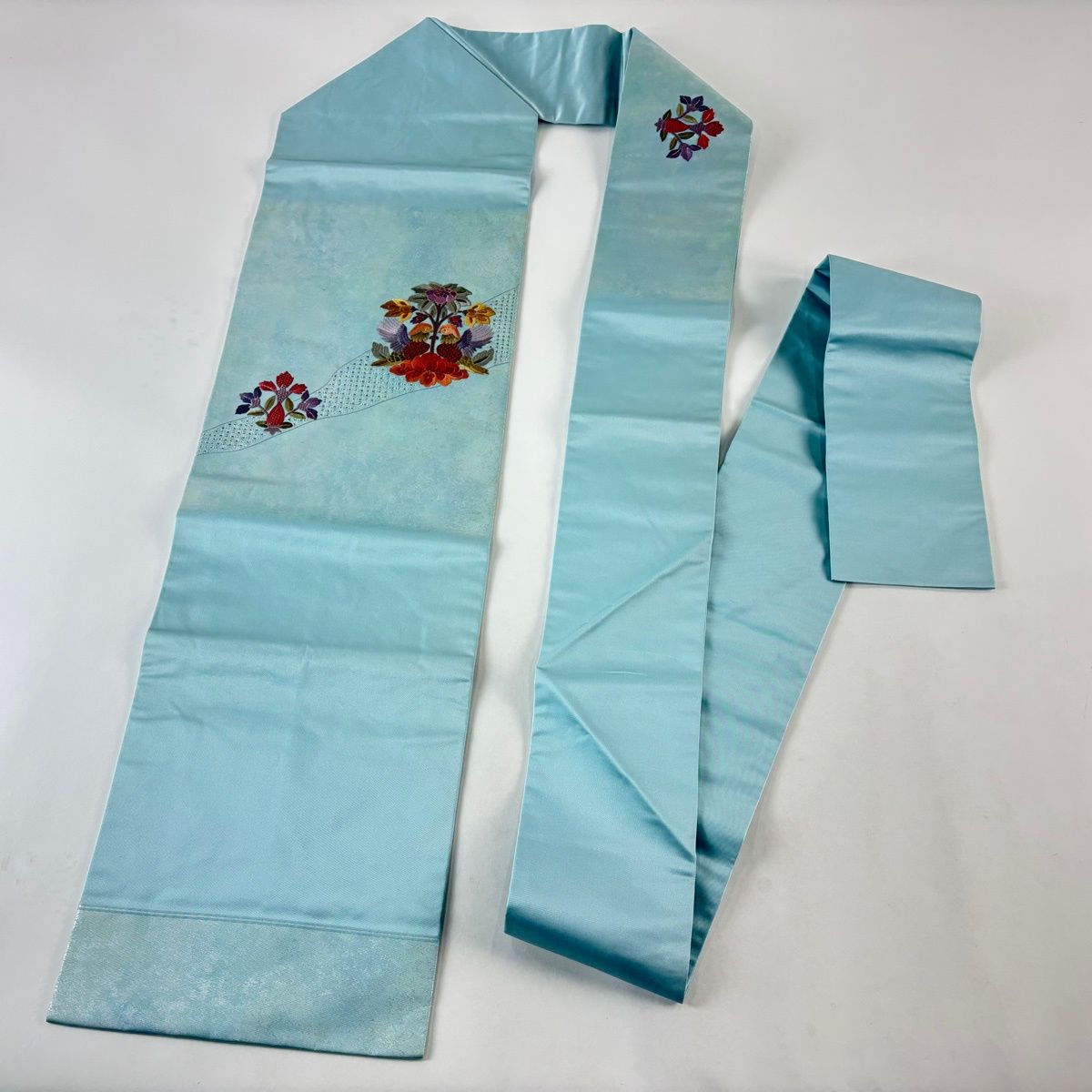  名古屋帯 秀品 向かい鳥 草花 刺繍 金糸 水色 正絹 名古屋帯 帯