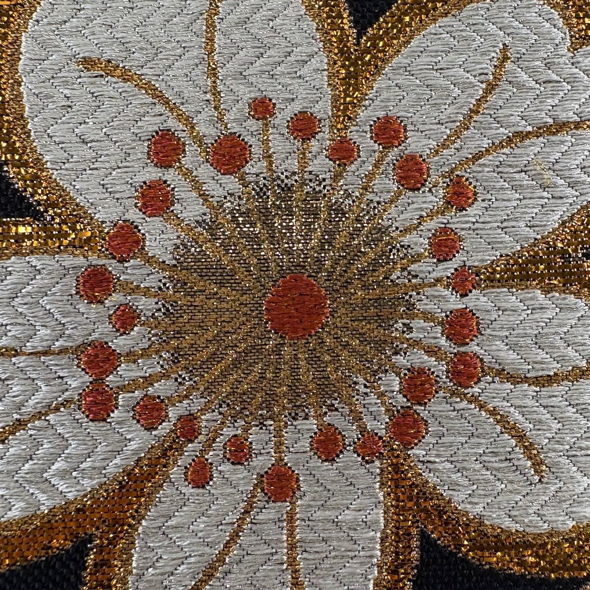 袋帯 秀品 桜 梅 金銀糸 箔 黒 六通 正絹