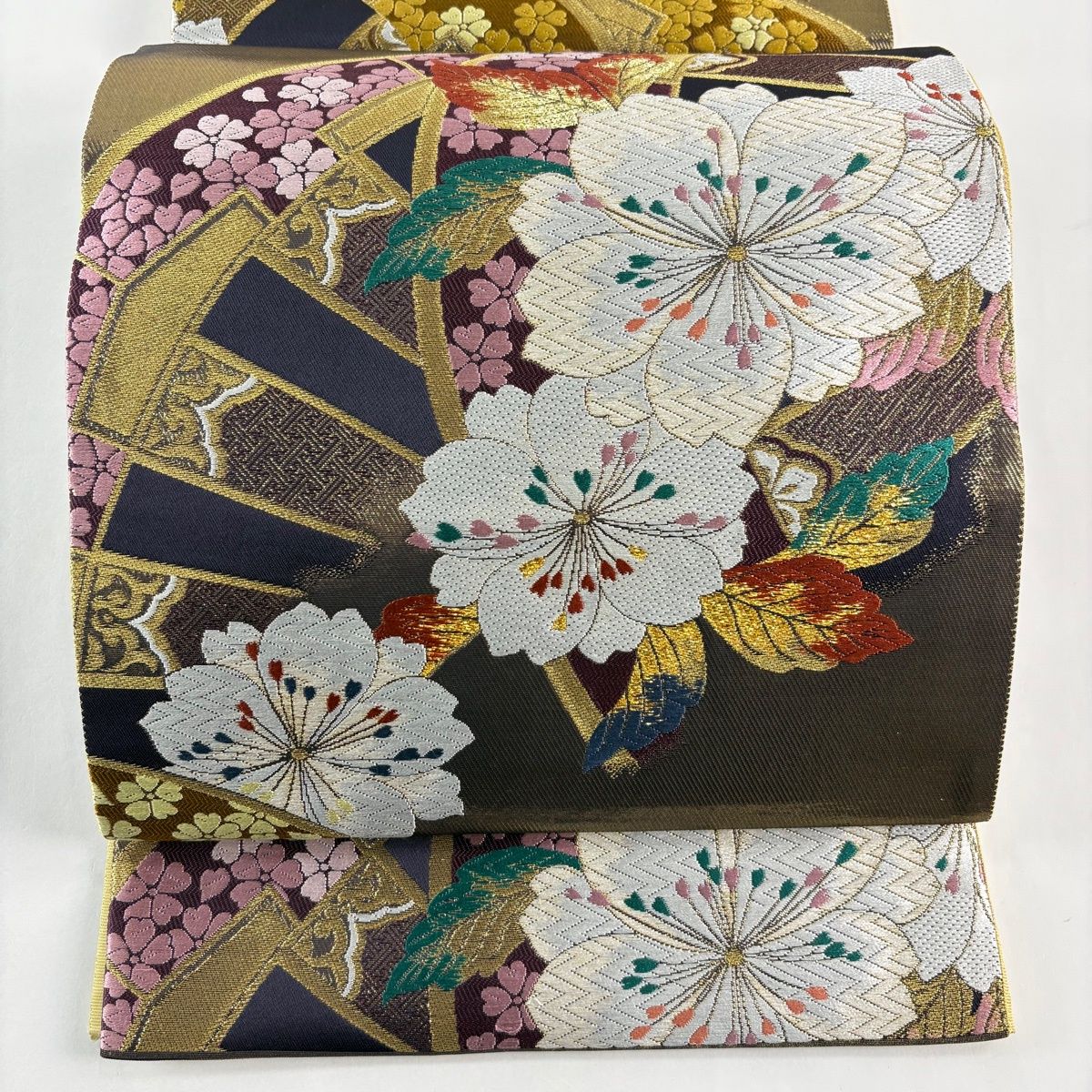 袋帯 秀品 桜 源氏車 金糸 箔 黒 六通 正絹