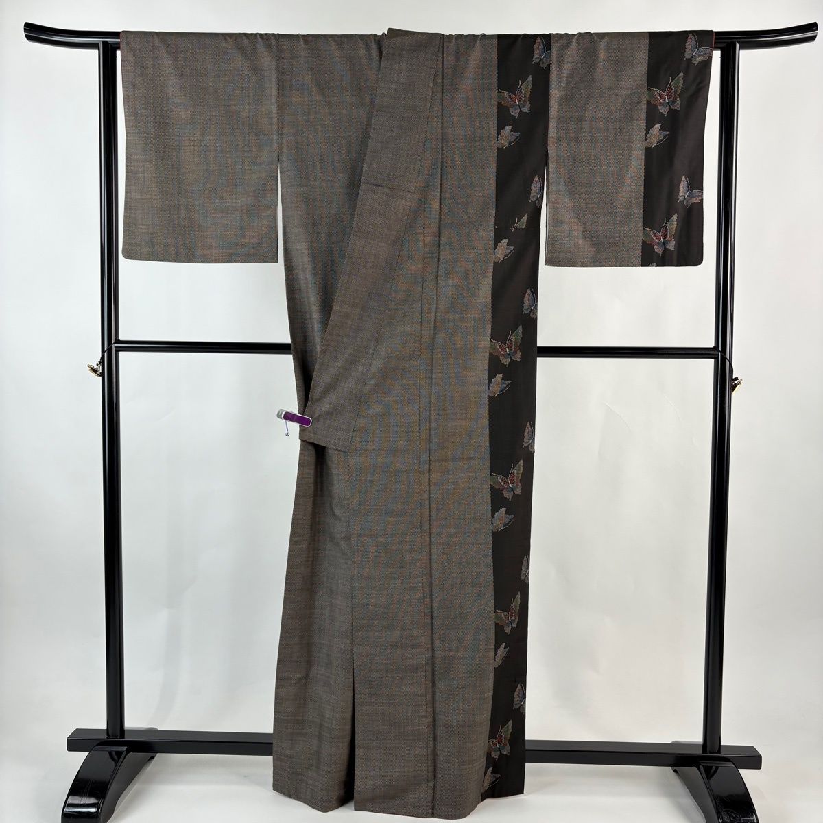  付下げ 身丈164 cm 裄丈66.5 M 袷 大島紬地 都喜ヱ門 純泥染 証紙 蝶 縦縞 焦茶色 正絹 訪問着 付け下げ 着物
