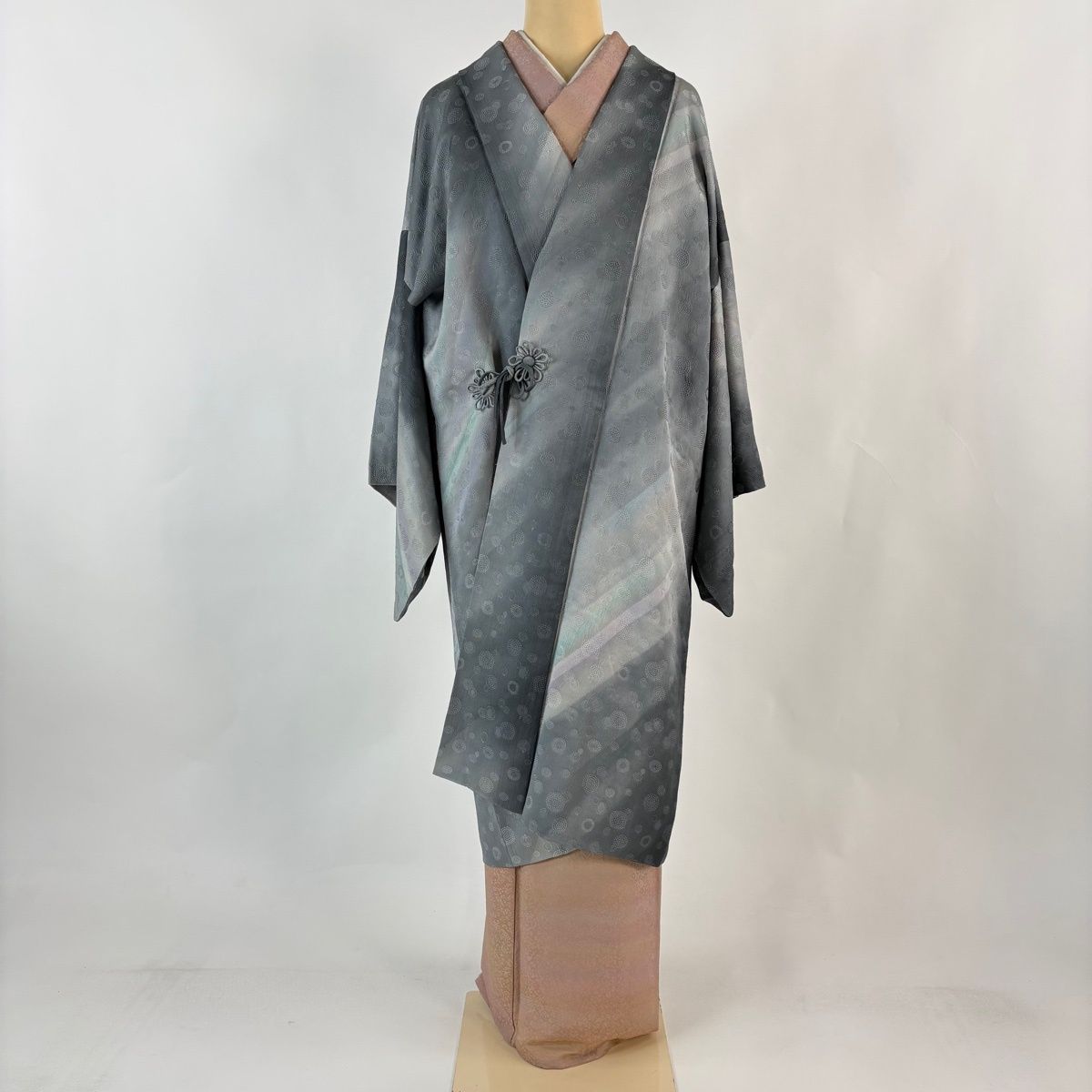 道中着 身丈110 cm 裄丈69.5 L 和装コート 落款 斜縞 地紋 ぼかし 灰色 正絹