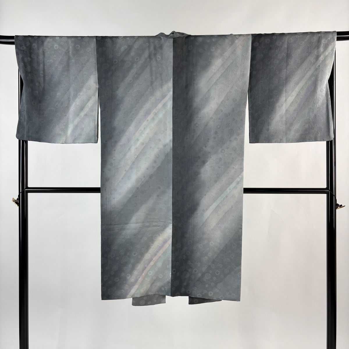 道中着 身丈110 cm 裄丈69 5 L 和装コート 落款 斜縞 地紋 ぼかし 灰色 正絹