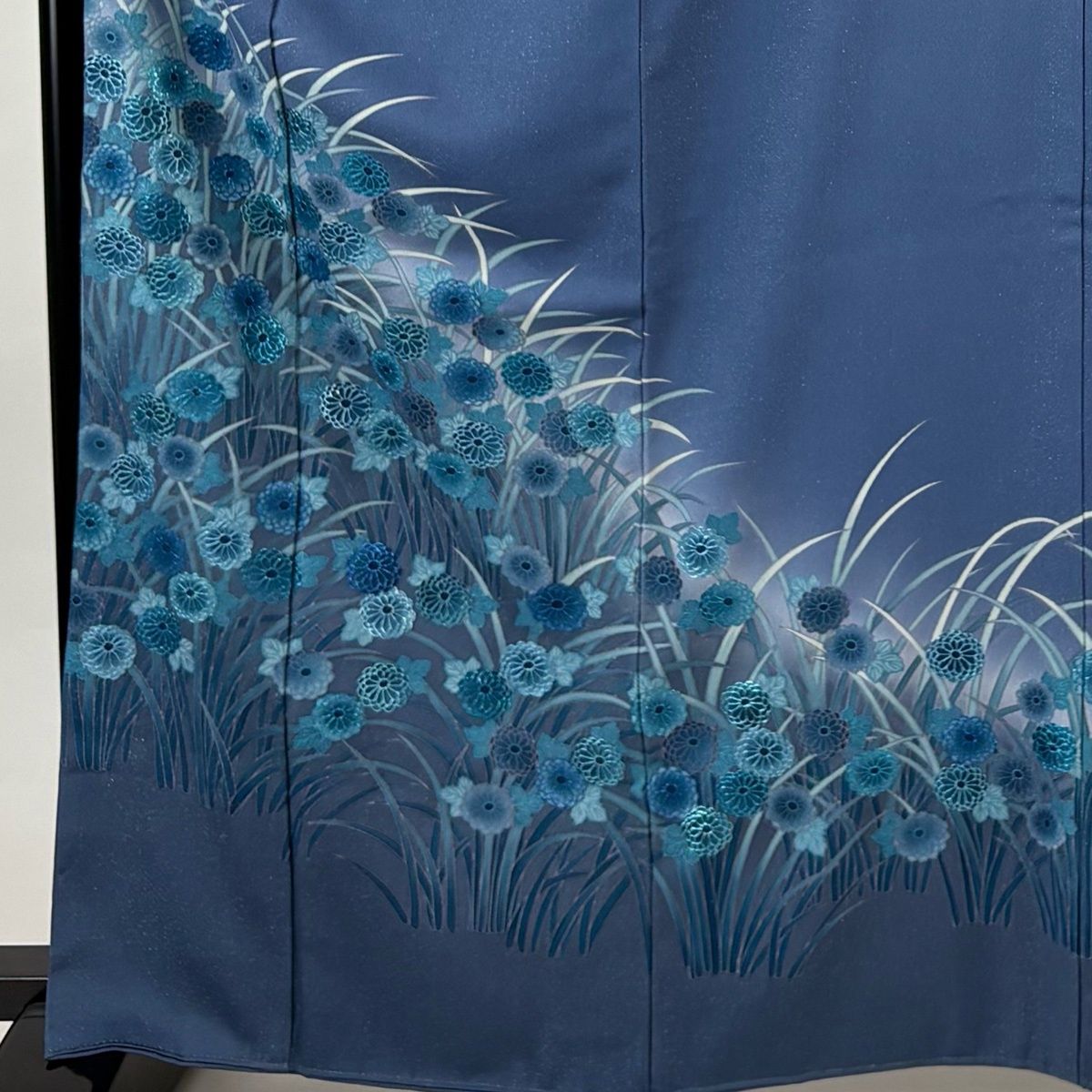 付下げ 身丈167 cm 裄丈68 L 袷 藤林徳扇 落款 菊 ラメ彩 銀通し 藍色 正絹 一つ紋