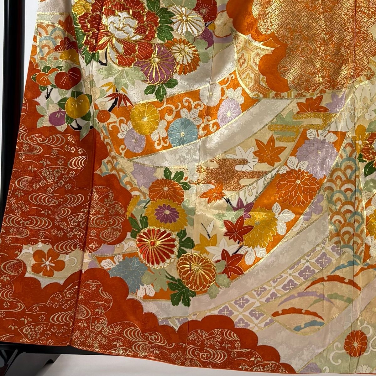 振袖 身丈160.5 cm 裄丈61 S 袷 牡丹 菊 刺繍 金糸 オレンジ 正絹 秀品