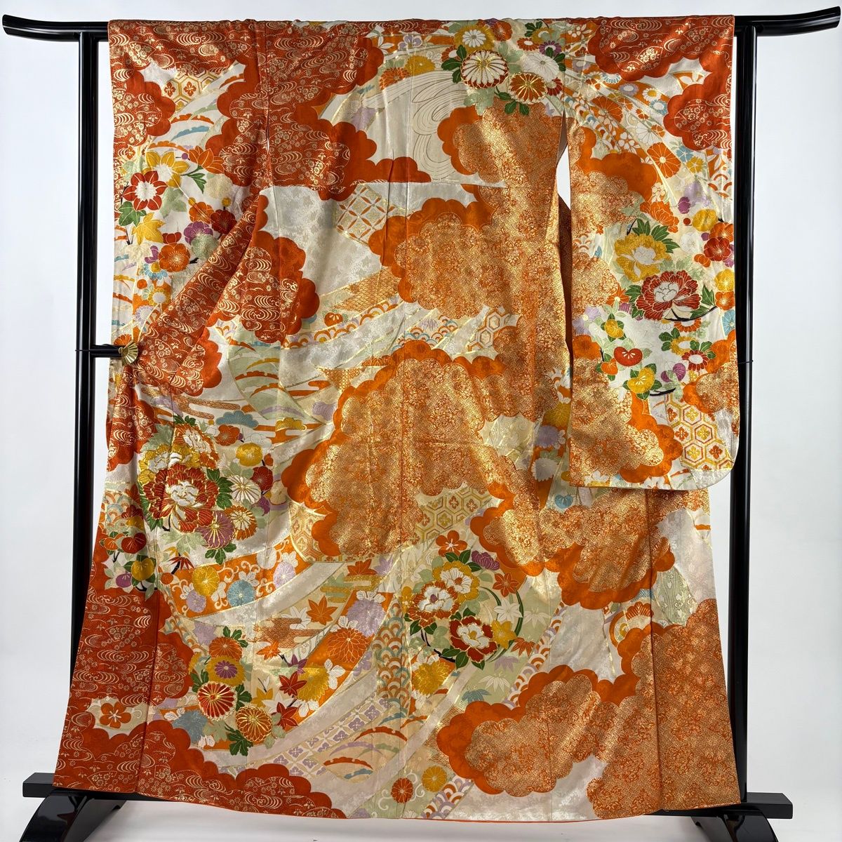 振袖 身丈160 5 cm 裄丈61 S 袷 牡丹 菊 刺繍 金糸 オレンジ 正絹 秀品