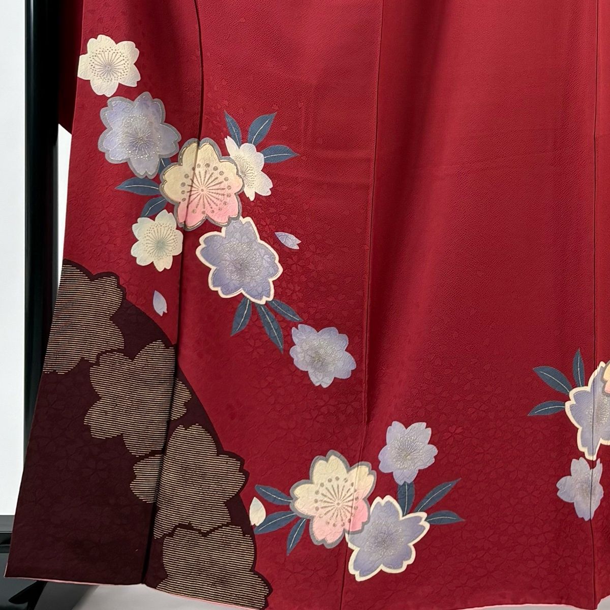 振袖 身丈165 cm 裄丈67 M 袷 桜 花びら 金糸 金彩 赤 正絹 秀品