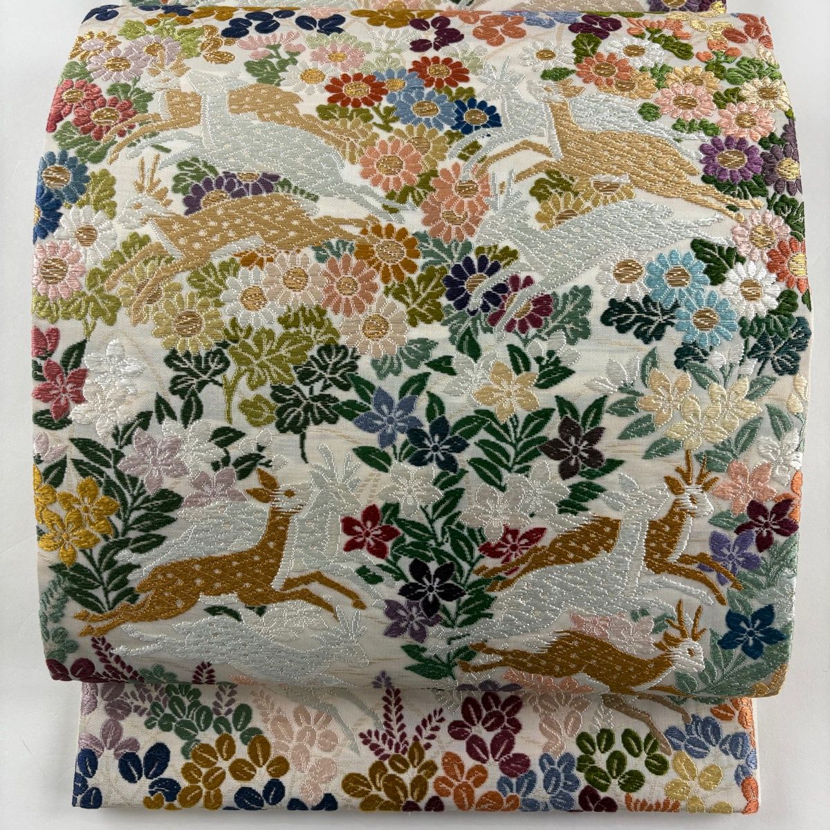 袋帯 遊鹿草花文 唐織 金糸 灰白 六通 正絹