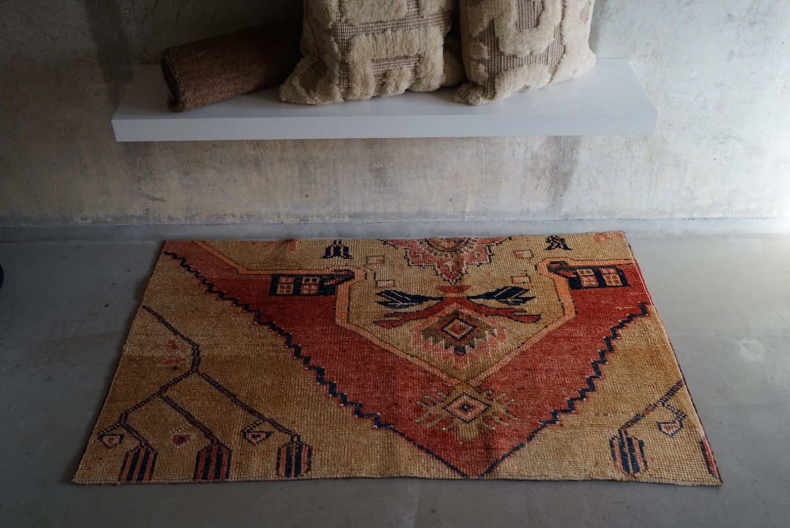 ヴィンテージラグ トルコ ベージュ オリエンタル スモールサイズ 124 × 73 cm No.TR 25215