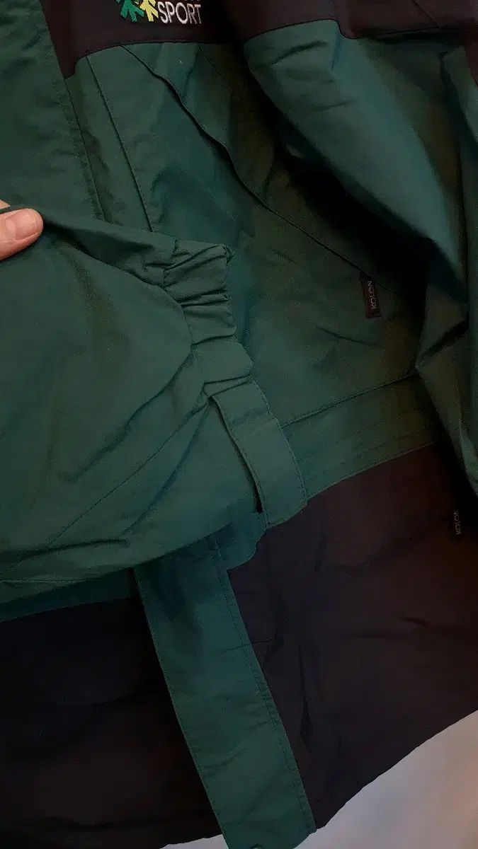 TEX ウィンドブレーカー