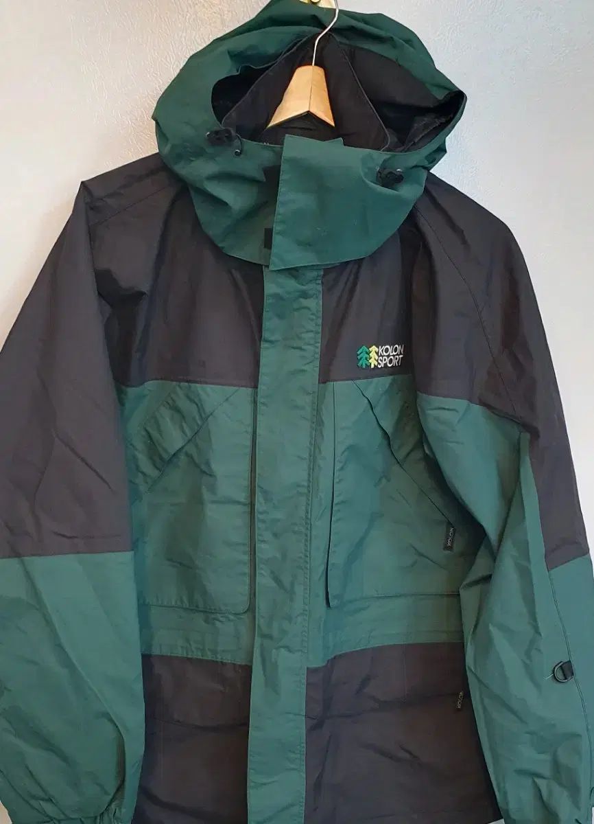 コーロンスポーツ ブラック グリーン GORE TEX ウィンドブレーカー