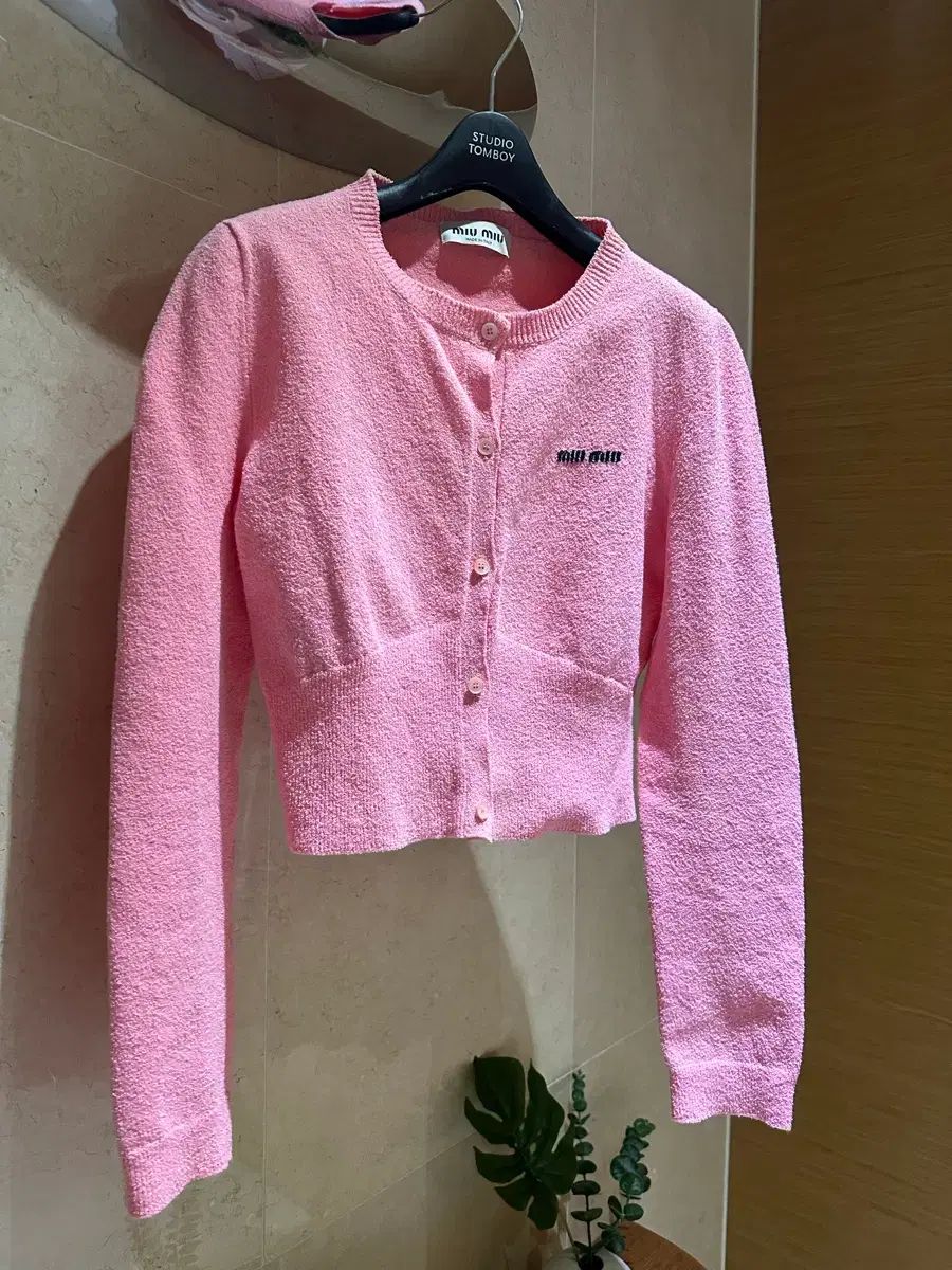 ミュウミュウ クロップド ブークレー カーディガン