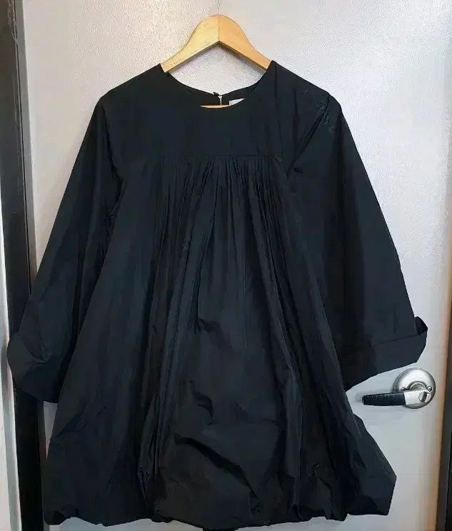 COS Aライン ミニ ONE PIECE ブラック 42