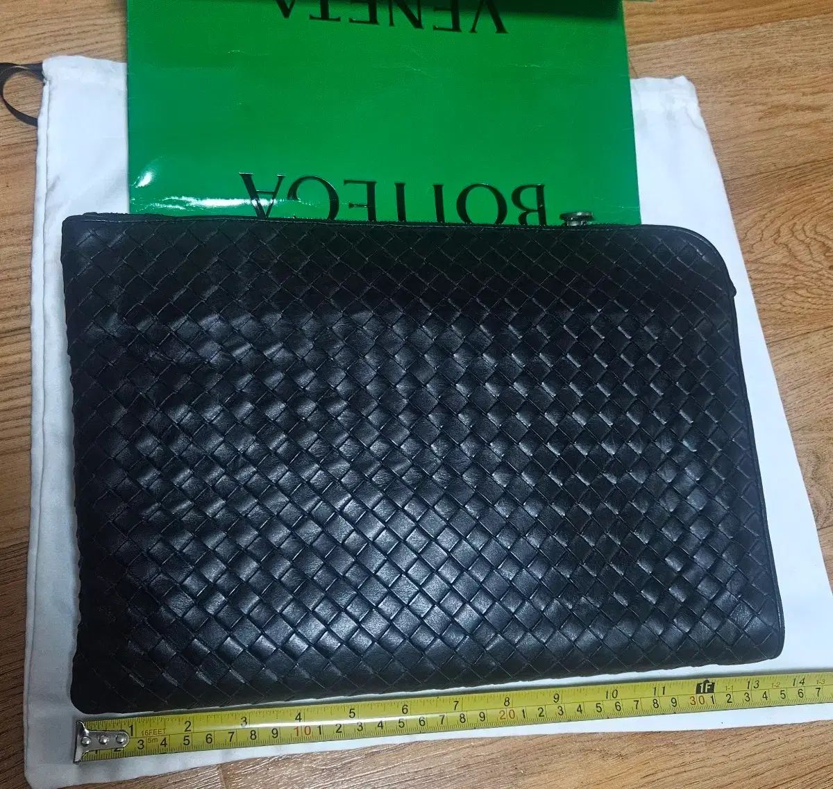 ボッテガ・ヴェネタ ブラック クラッチバッグ