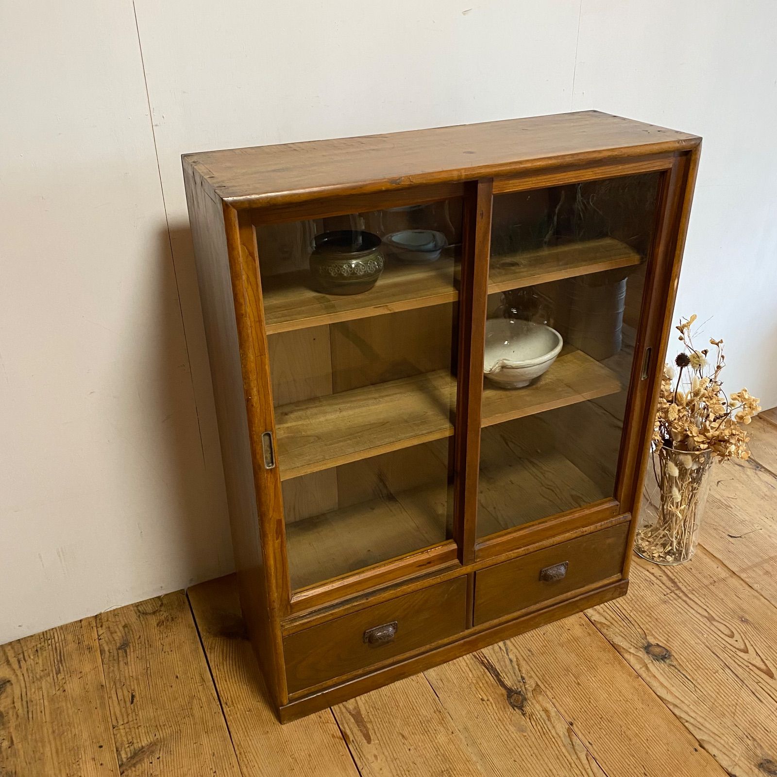 古い木全面ガラス収納陳列棚戸　店舗什器古家具 古い木全面ガラス収納陳列棚戸 店舗什器古家具
