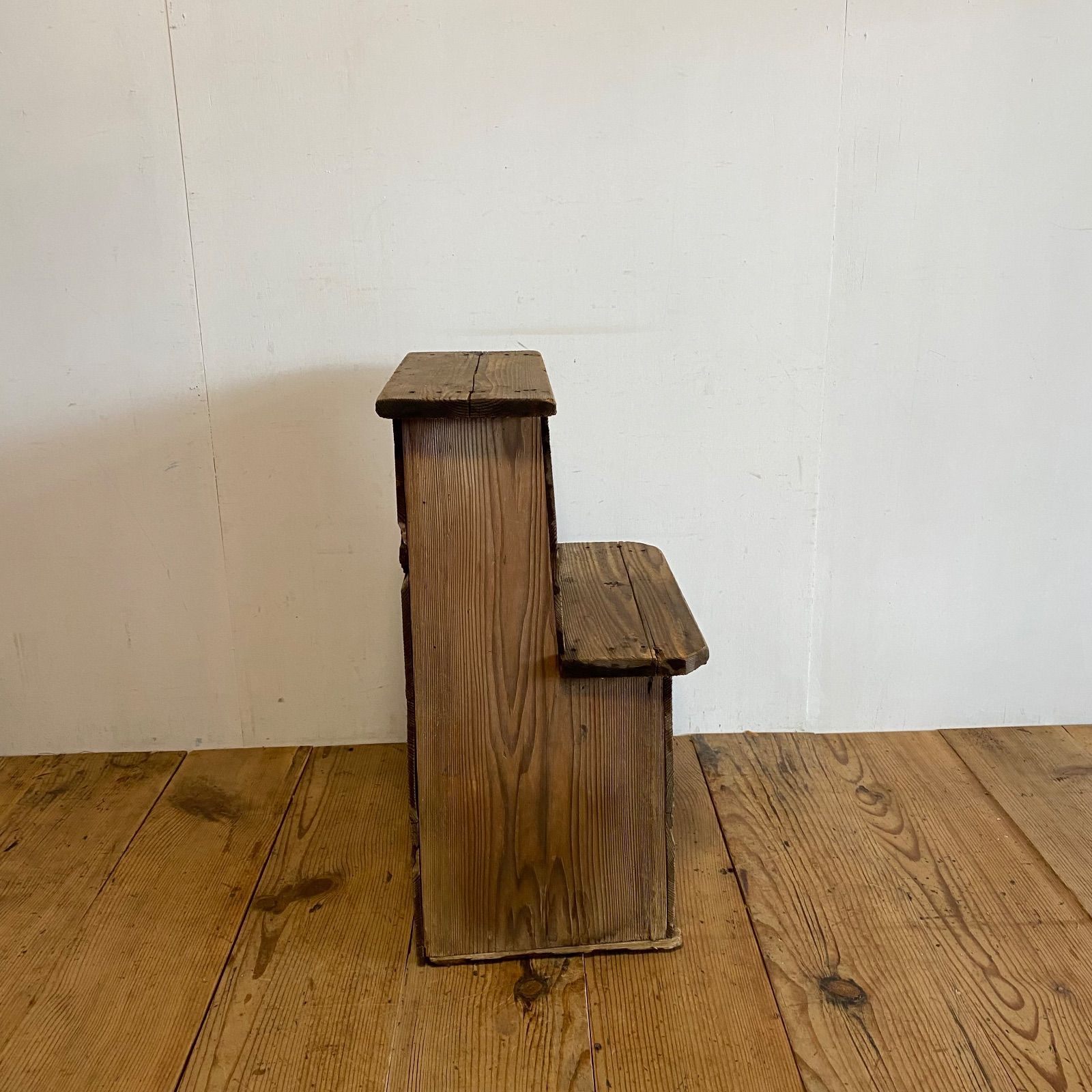 昭和 無垢材 踏み台 収納付き 大工道具 古家具 木製 スツール 作業台