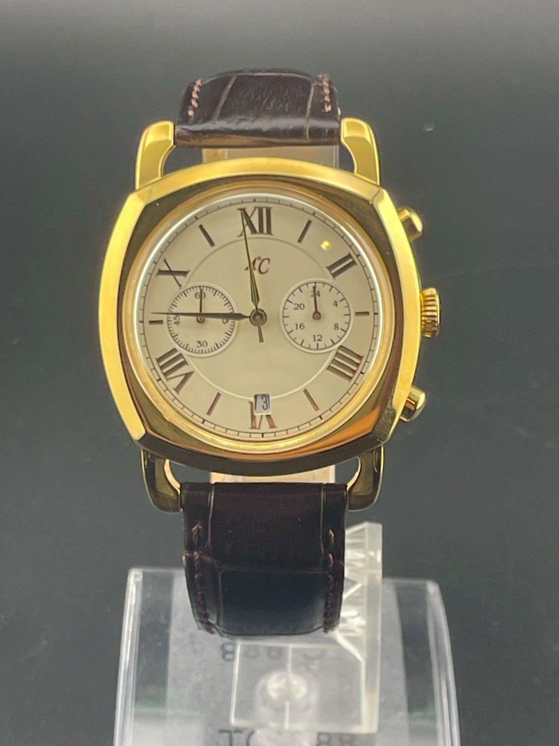 4℃ メンズ クロノグラフ クォーツ式 腕時計 レザーベルト 保護シール 定価30 000円 プレゼント