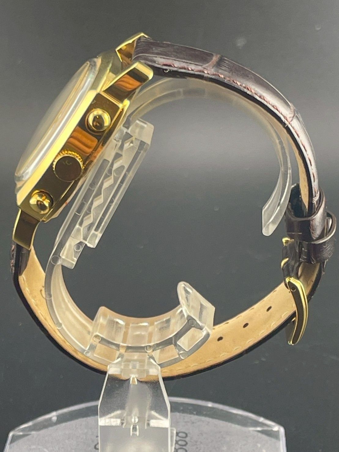 クォーツ式 腕時計