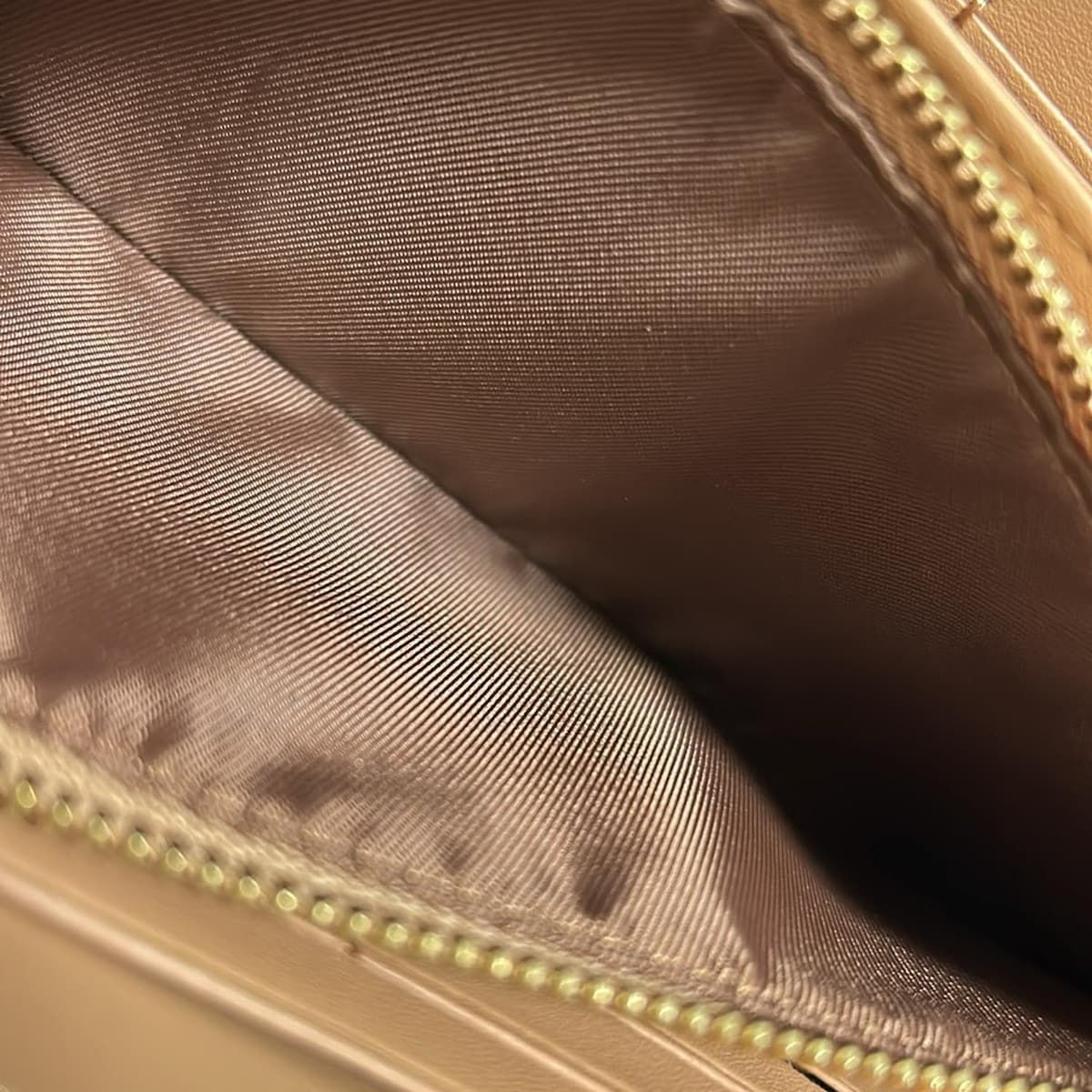 ラウンドファスナー レザー