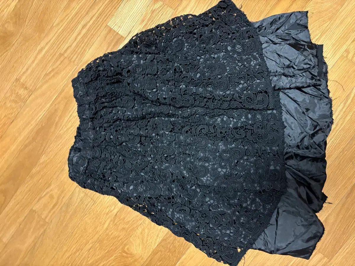 COMME des GARCONS コム デ ギャルソン ブラック レイ ススカート