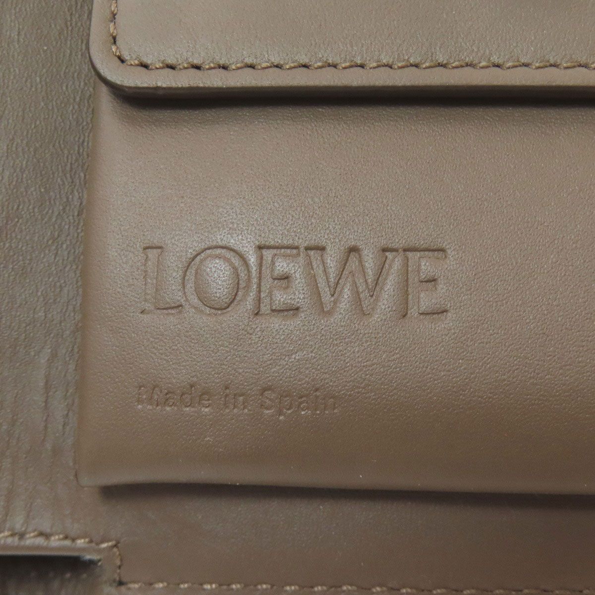 バイフォールド 二つ折り財布