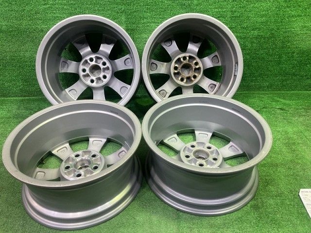 トヨタ TOYOTA クラウンマジェスタ URS 206 ホイール アルミ シルバー 17インチ 7 5 J 5穴 4本 114 3 39 4261 A 30060