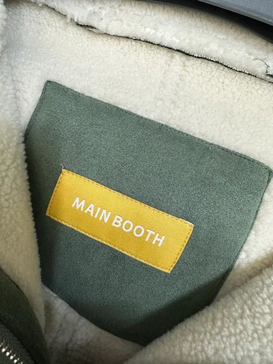 メインブース ダッフルジャケット